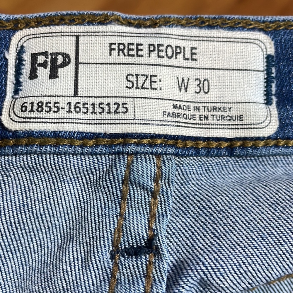 Free People Distressed High Rise 5 Button Fly Jeans Size 30 EUC - Picture 3 of 9